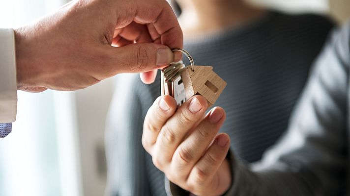 Telediario 2 - La Fiscalía pide penas de hasta 21 años por la mayor estafa inmobiliaria de España