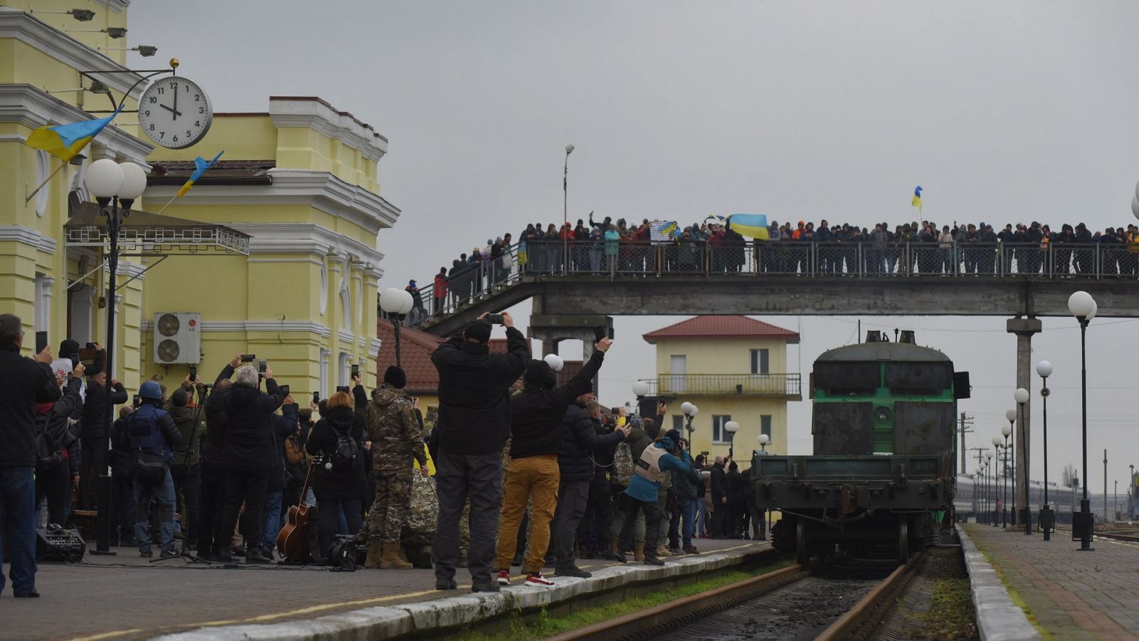Llega a Jersón el primer tren de Kiev desde el inicio de la guerra