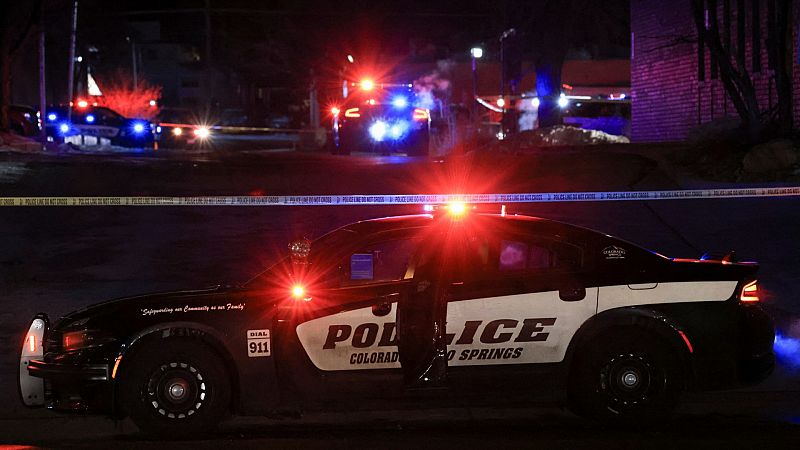 Al menos cinco muertos en un tiroteo en un club LGTBI de Colorado Springs