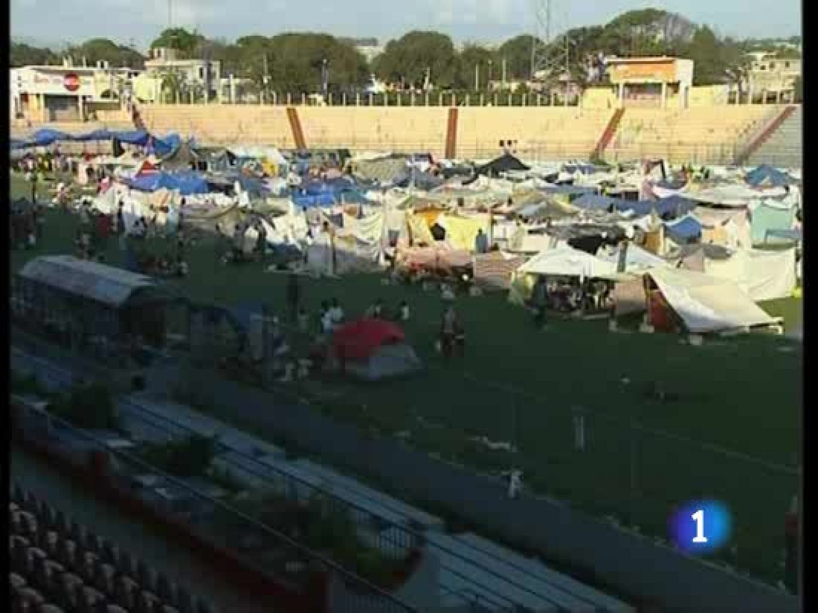 Se improvisan campamentos en Puerto Principe