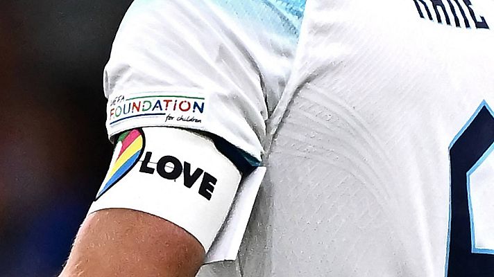 Telediario 1 - Mundial Qatar | Inglaterra renuncia al brazalete arcoíris