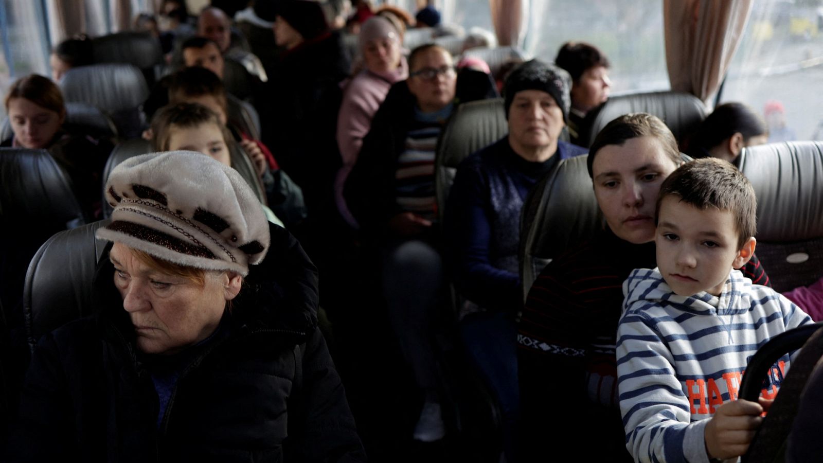 Guerra en Ucrania: Habitantes de Jersón abandonan la ciudad ante la llegada del invierno 