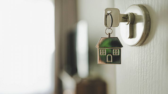 Telediario 1 - La letra pequeña de las ayudas al pago de las hipotecas