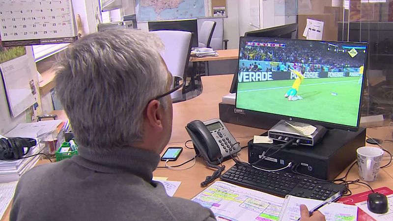 Las empresas advierten: aquellos trabajadores que estén viendo el Mundial de Fútbol de Qatar en horas de trabajo, y sin justificación, podrían enfrentarse a sanciones e incluso a un posible despido.