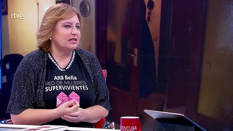 Mara Peterssen y Ana Bella Estévez, fundadora de la Red Ana Bella de Mujeres Supervivientes, recuerdan la importancia de la educación para que desaparezca cualquier tipo de violencia física, sexual o psicológica contra las mujeres.  