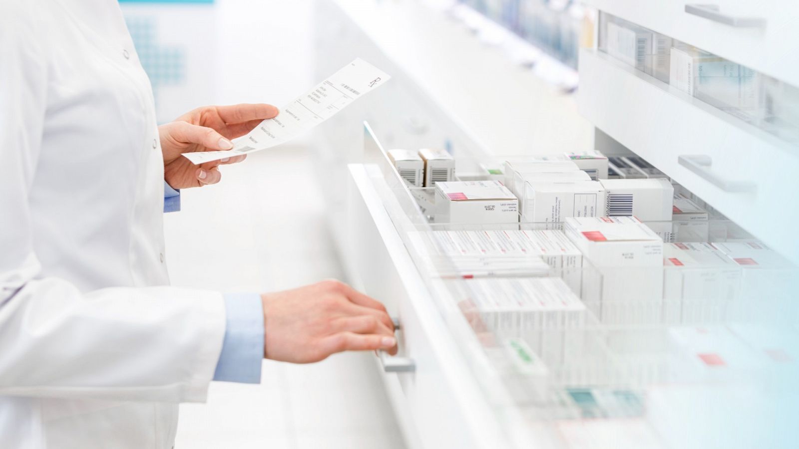 ¿Por qué faltan algunos medicamentos en las farmacias?