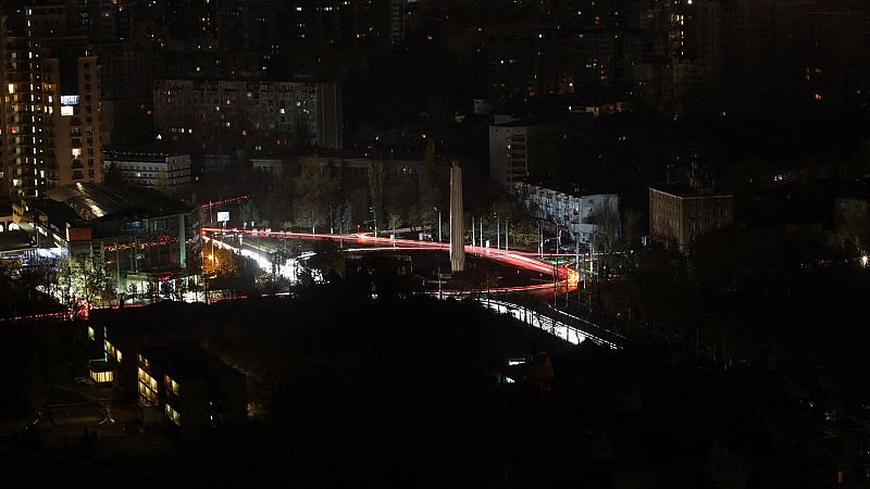 Generadores portátiles, una solución de emergencia para tener energía en Ucrania