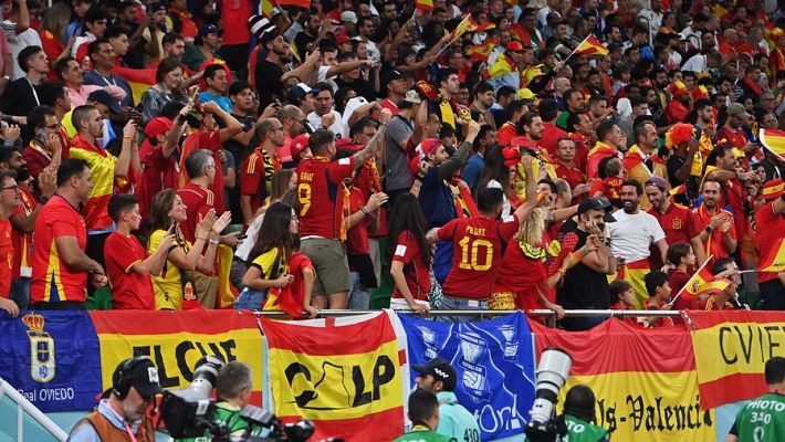 Telediario 1 - La victoria de España en el debut del Mundial vuelve a ilusionar: la 'fiebre roja'