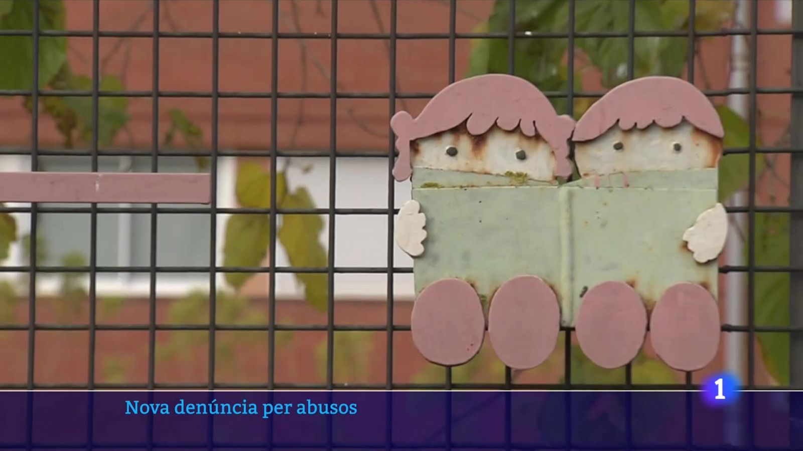 Denuncia un exprofessor per abusos sexuals