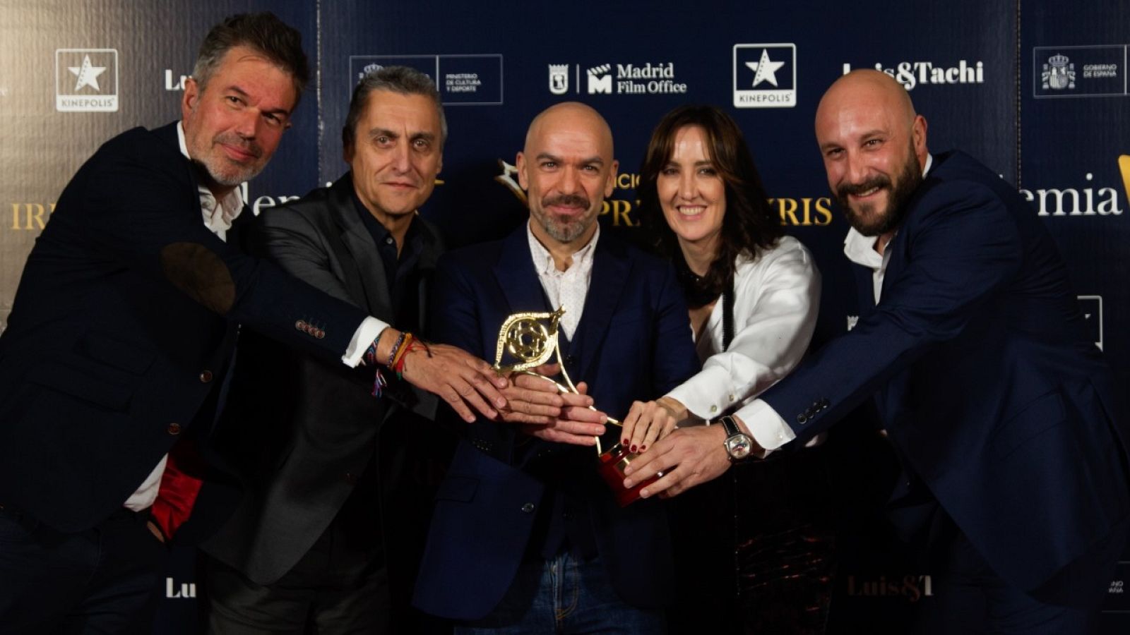 Cámara abierta - Premio Iris del Jurado de la Academia de TV, Underground y contracultura en la Cataluña de los 70 y El Escritorio de... En Portada - ver ahora