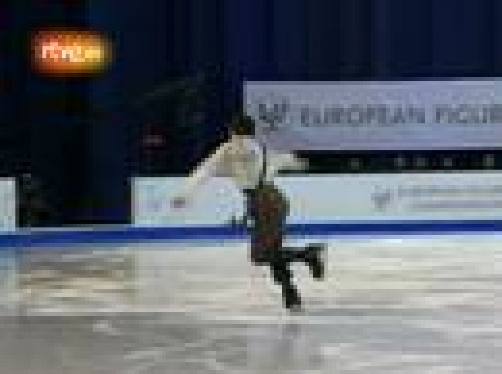 El patinador español Javier Fernández ha firmado el mejor puesto en la historia del patinaje español en un Europeo. Con este logro, ha conseguido dos plazas para España en los próximos Europeos.