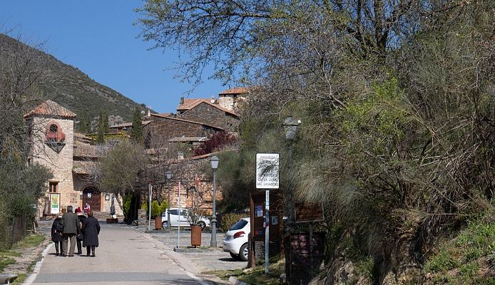 Pueblos con más coches que habitantes: la picaresca para pagar menos en el impuesto de circulación