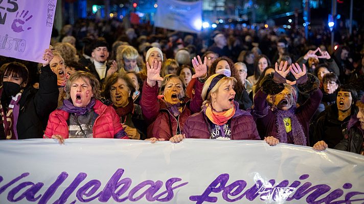 Telediario 2 - Miles de personas claman en España contra la violencia de género: "Ni una más"