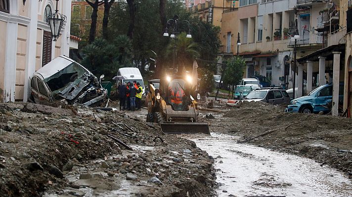 Al menos un muerto y varios desaparecidos por corrimientos de tierra en la isla de Ischia