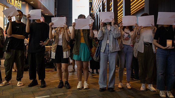 La tarde en 24h - La 'revolución del papel en blanco' se extiende por China