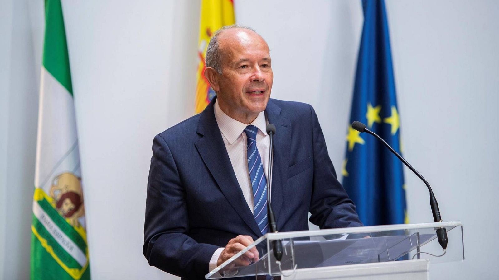 El Gobierno elige al exministro Juan Carlos Campo y a la exasesora Laura Díez para renovar el Constitucional