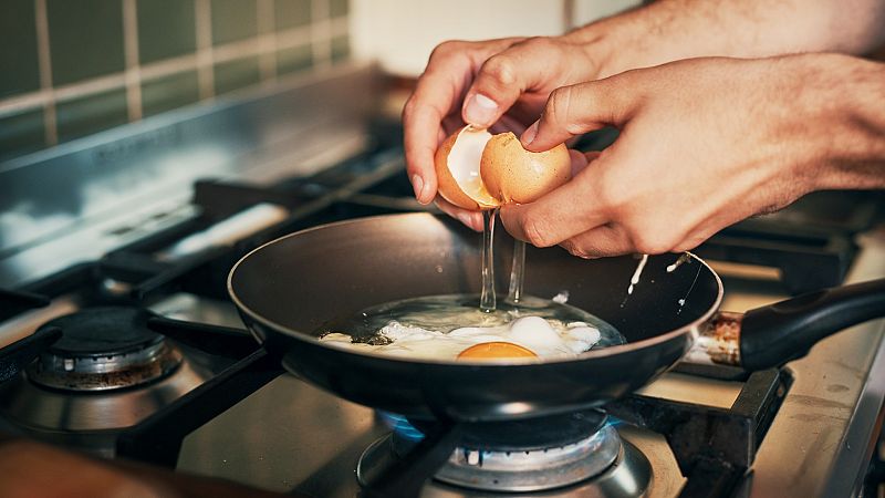 Huevos a la plancha envasados, ¿un producto útil o innecesario?