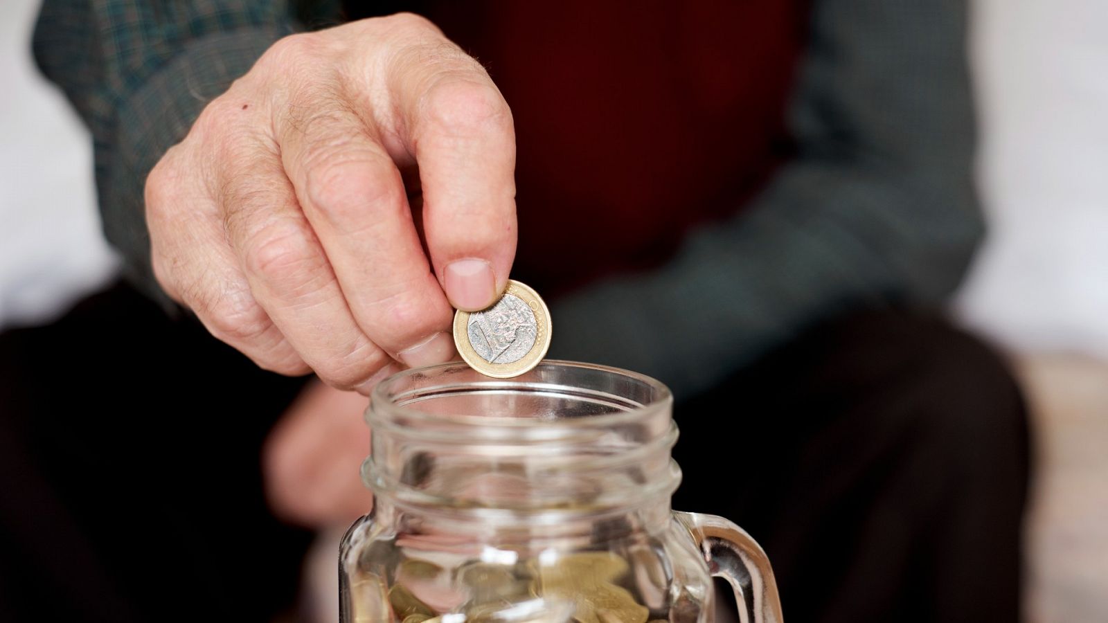 Pensiones: sindicatos y empresarios rechazan la propuesta de Escrivá