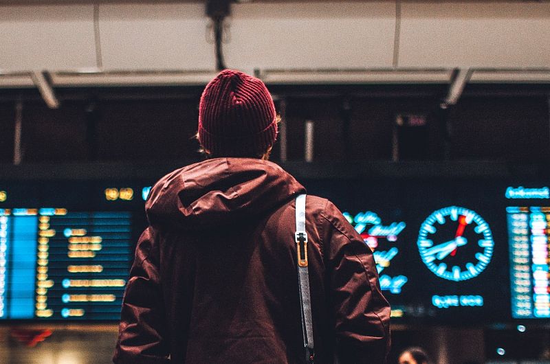 ¿Qué podemos reclamar si tenemos alguna incidencia al viajar en avión o tren?