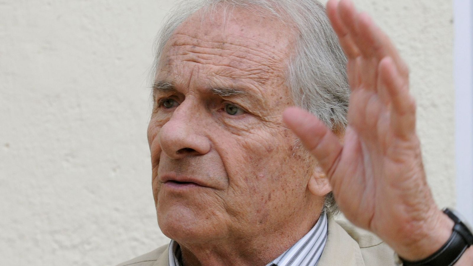 Muere el escritor francés Dominique Lapierre - RTVE.es - Informativo 24h | Ver