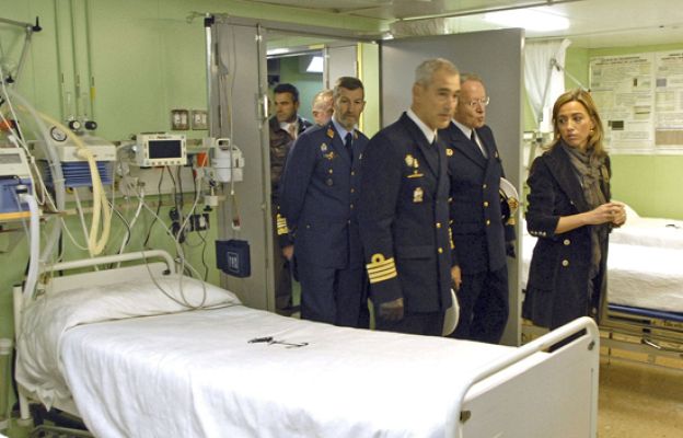  - Un buque hospital camino de Haití