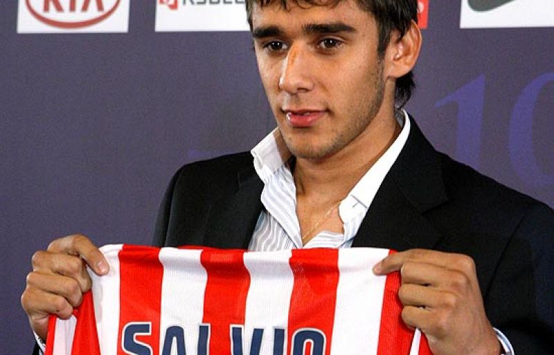 El argentino Eduardo Salvio ha sido presentado como el nuevo refuerzo del Atlético de Madrid.