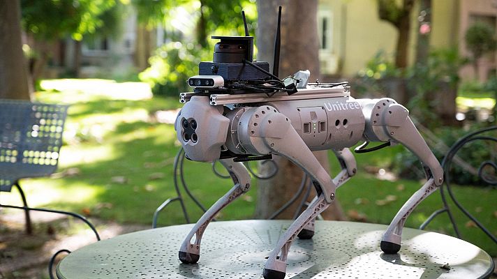 El CSIC diseña un perro robótico para guiar a personas con alzhéimer o discapacidad visual