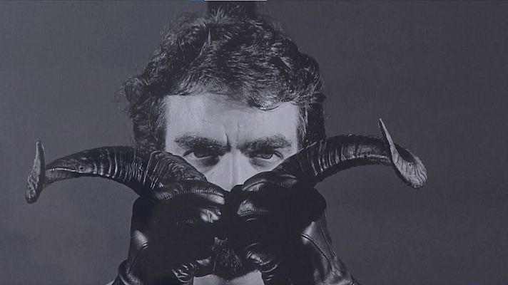 Telediario 2 - 'Elogio a la sombra': las fotos de Mapplethorpe en Madrid
