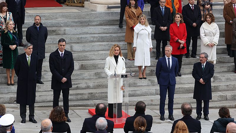 El Gobierno y el PP se reprochan mutuamente no cumplir con la Constitución en el día de su aniversario