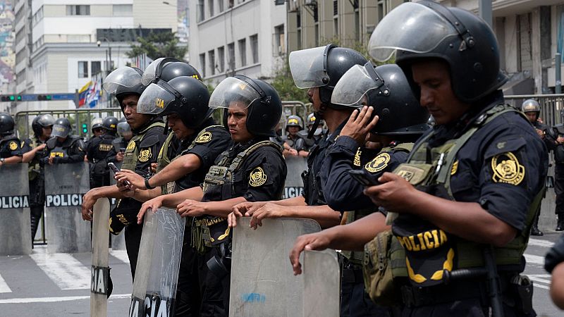 El presidente de Perú convoca un Gobierno de excepción: "Sin duda es un golpe de Estado"