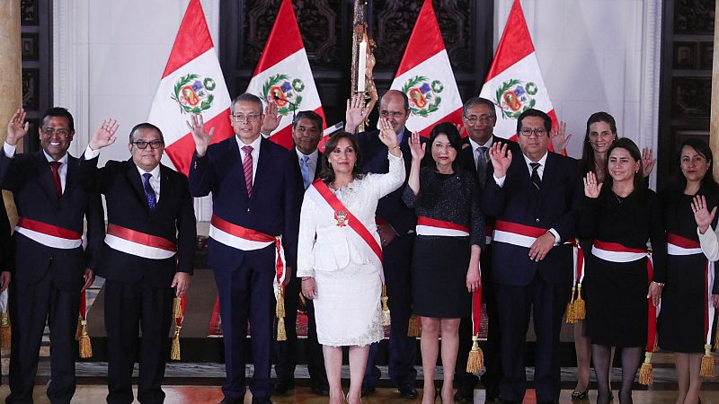 Boluarte nombra al nuevo gabinete peruano con Pedro Angulo como primer ministro