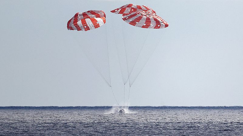 La nave Orión regresa a la Tierra y cierra con éxito la misión Artemis I a la Luna