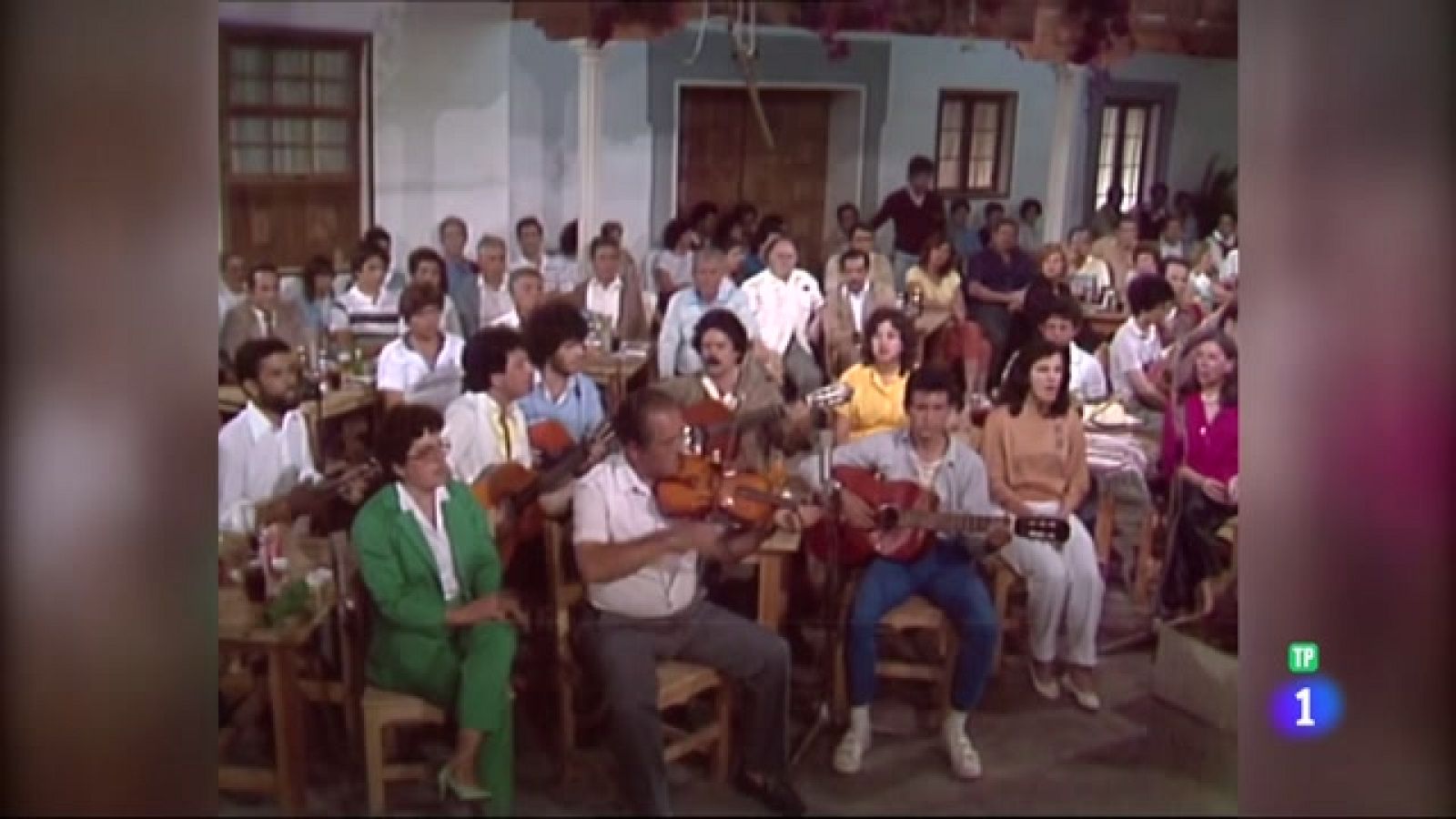 Tenderete - 12/12/2022 Grupo de Hermigua, Grupo Bentayga, Grupo Mando Aéreo de Canarias, Los Rodríguez de Milán junto con la Rondalla Santa Cecilia y Los Viejos Tendereteros.