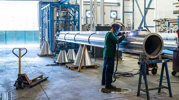 Telediario 1 - El Gobierno dará hasta 150.000 euros a las pymes que implanten la semana laboral de cuatro días