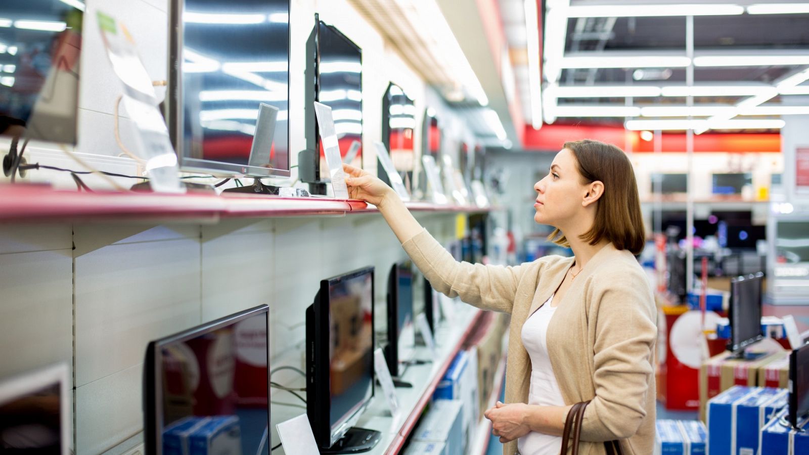 Hasta un 15% de españoles paga sus compras de Navidad a plazos