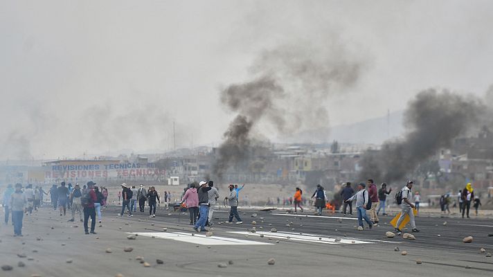 Al menos dos muertos en las protestas para pedir el adelanto electoral en Perú