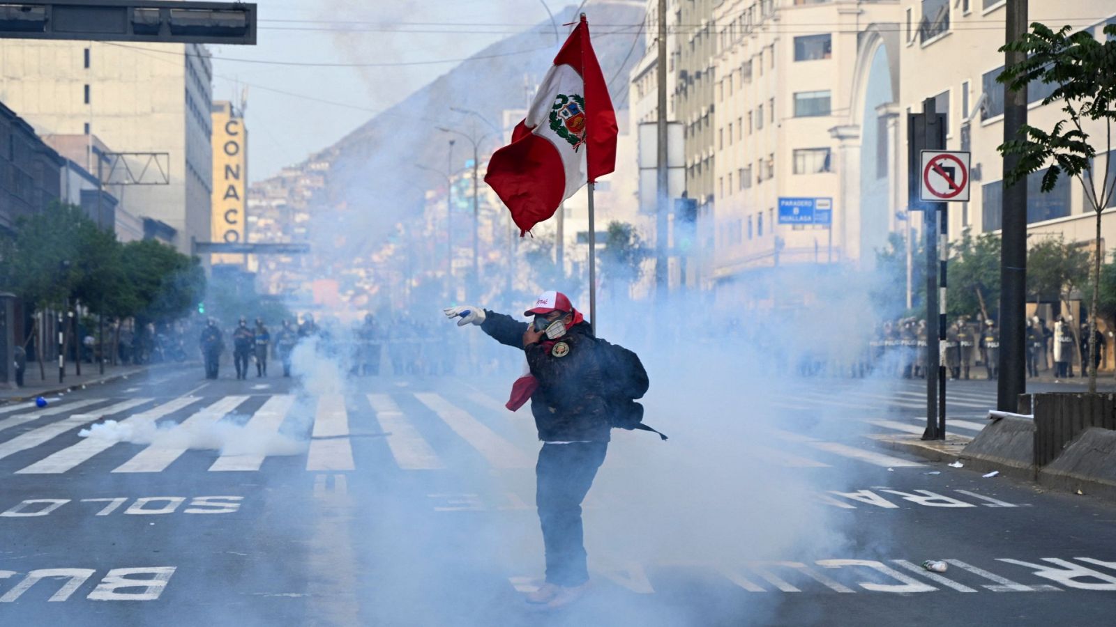 Los manifestantes paralizan tres aeropuertos en Perú