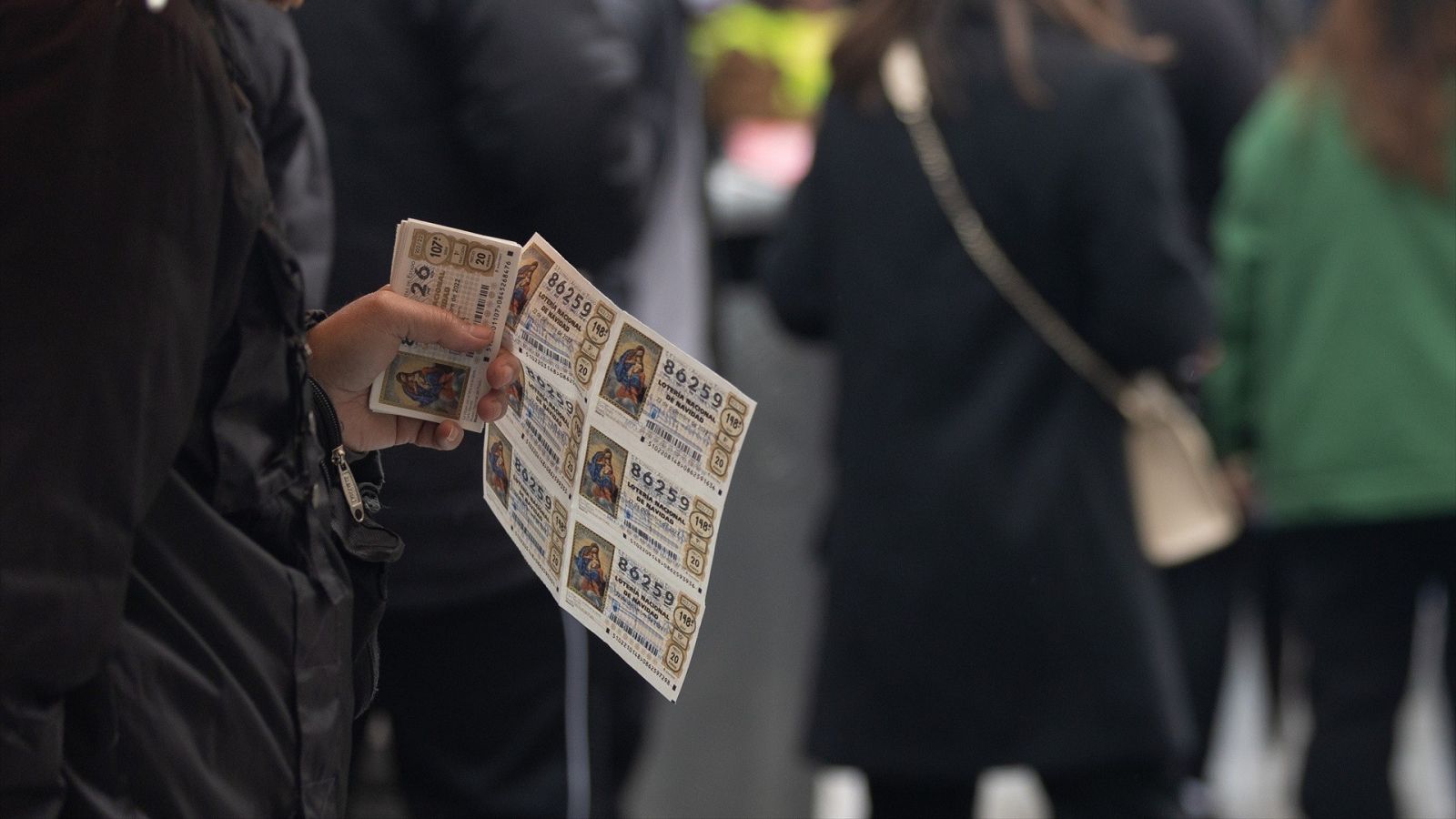 250 décimos encontrados de la Lotería de Navidad en un autobús de Palencia