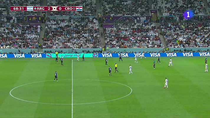 Argentina-Croacia: Messi hace una de las jugadas del Mundial para asistir a Julián Álvarez (3-0)