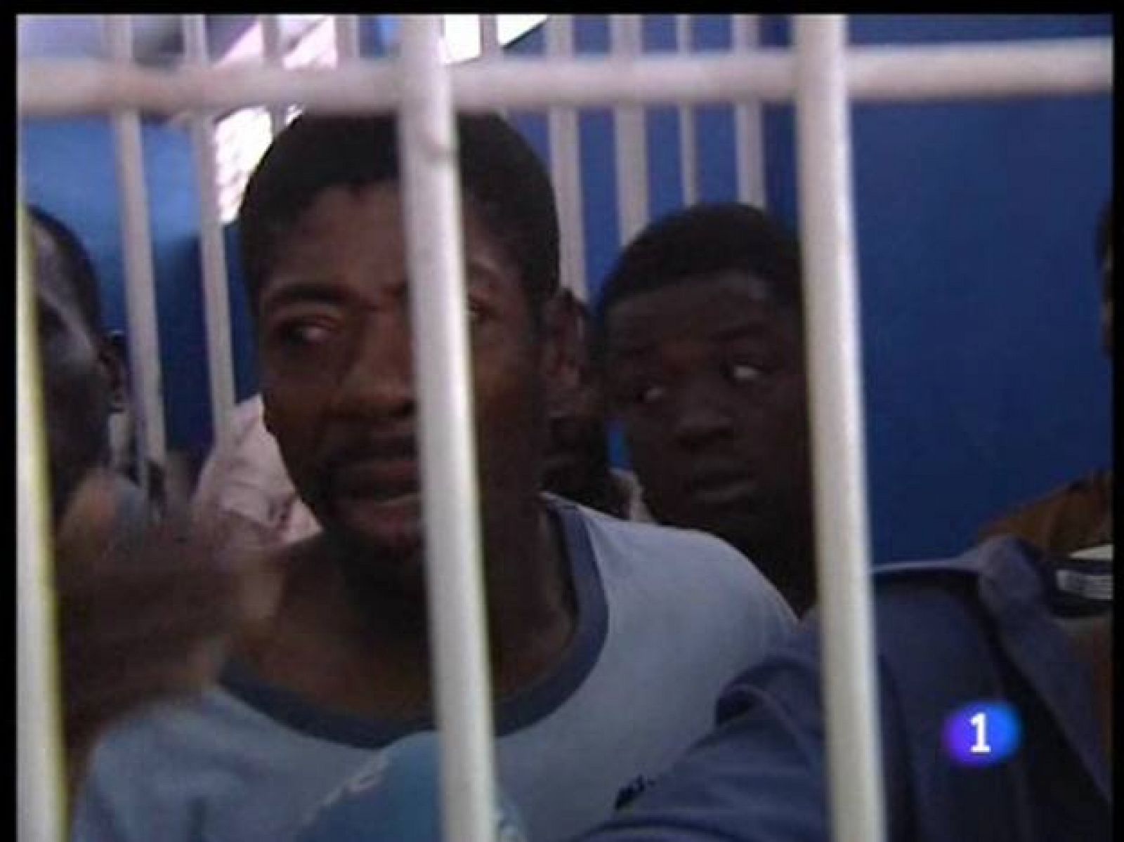 La policía busca a los presos fugados de la cárcel