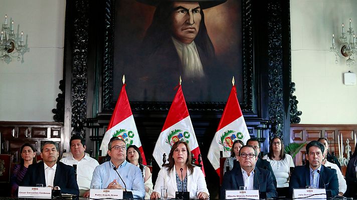 La presidenta interina de Perú no renuncia y pide al Congreso un adelanto electoral