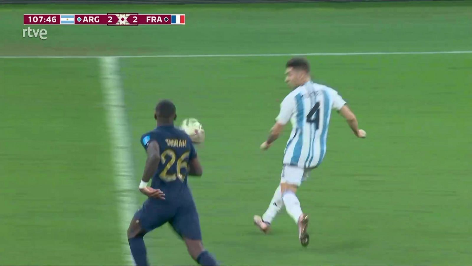 Gol de Argentina (3-2) de Messi tras una buena jugada de Lautaro
