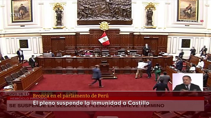 Bronca en el Parlamento de Perú