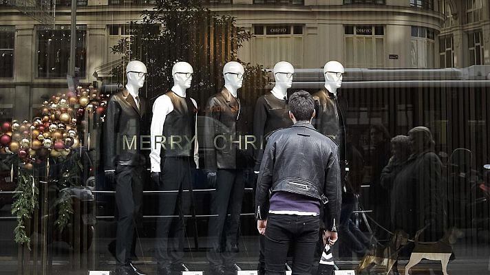 Telediario 1 - La decoración navideña de los escaparates, una herramienta para incentivar las ventas