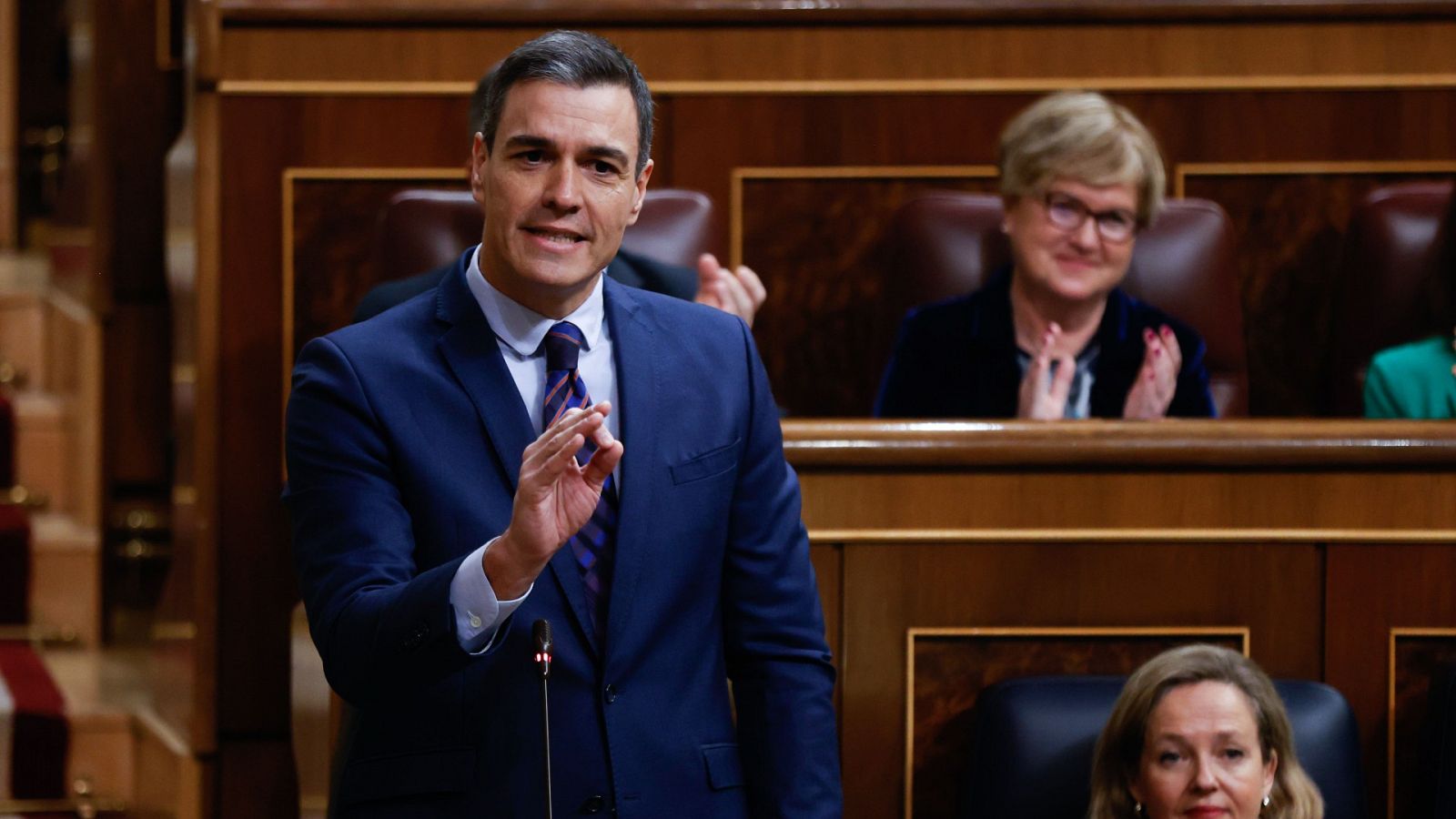 Sánchez acusa al PP de ir "demasiado lejos" con el Constitucional