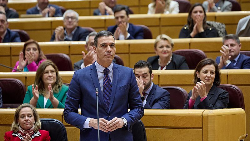 Sánchez acusa al PP de "enmudecer" el Parlamento y Feijóo le pide que no "reduzca a cenizas" la democracia