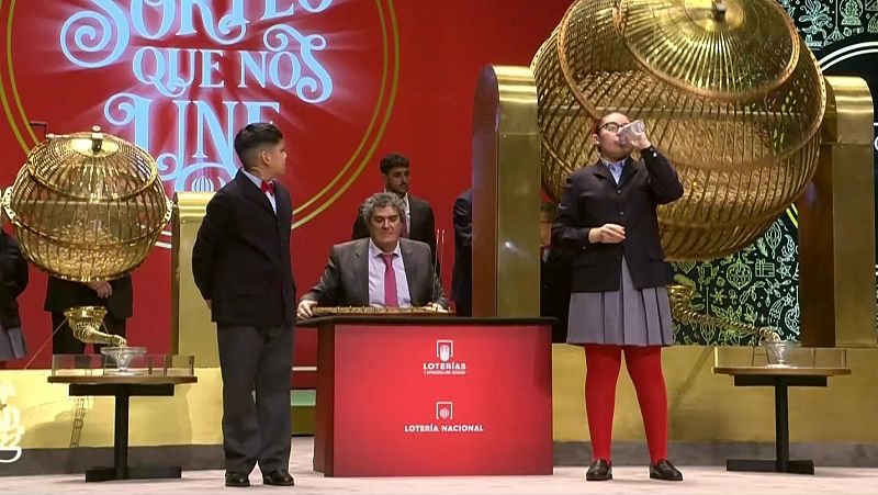 Los nervios de Daniela en el sorteo de la Lotería de Navidad