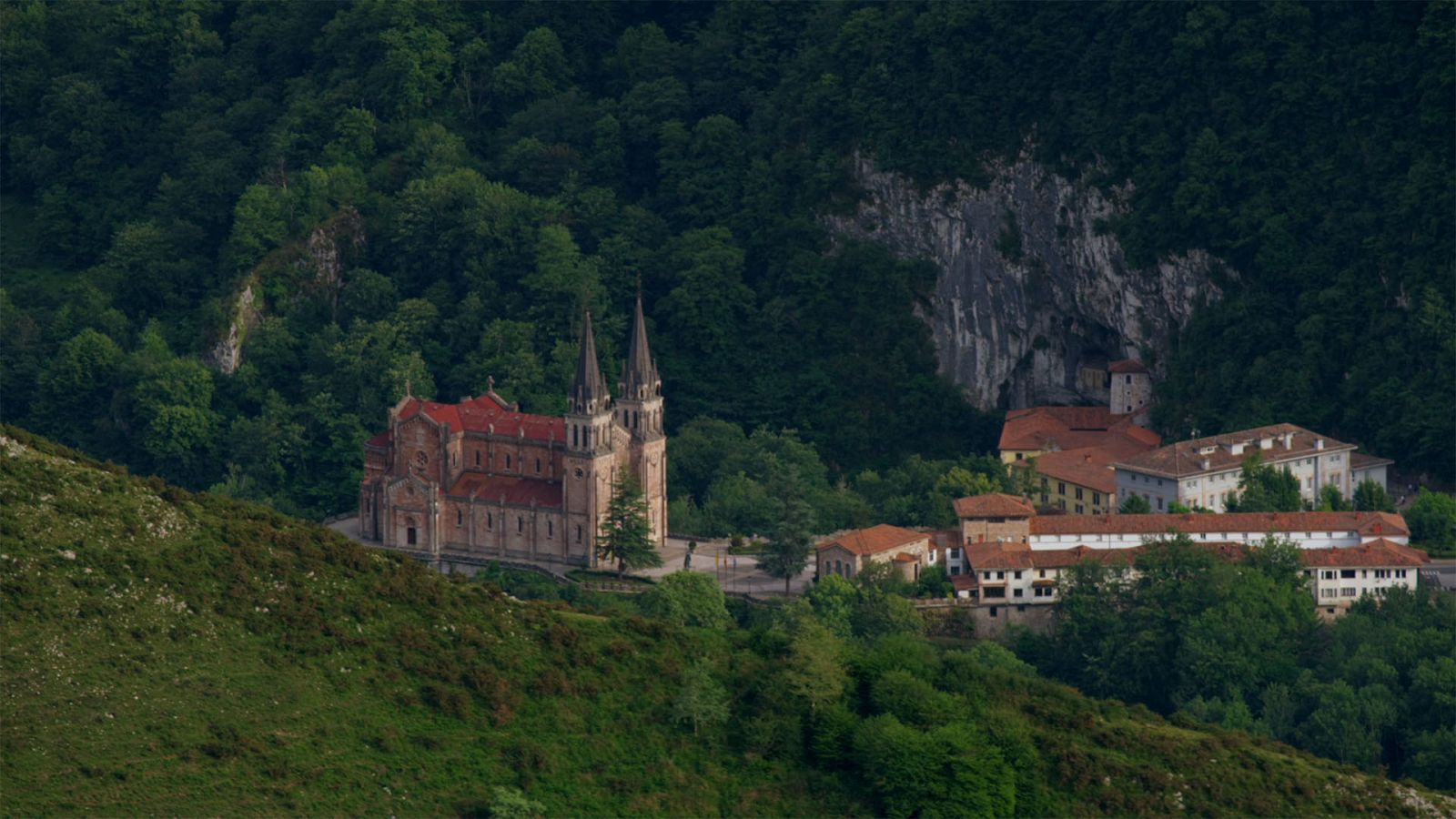 Caminos de Santiago, entre el cielo y la tierra - Episodio 8: Camino del milagro - Ver ahora