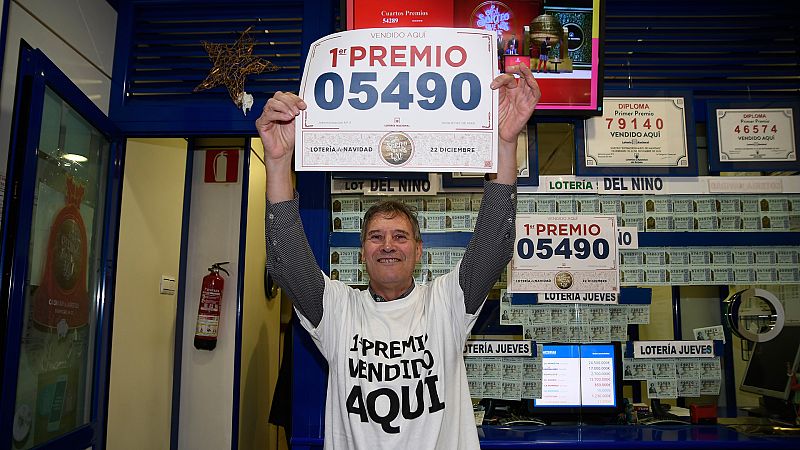 Lotería Navidad 2022 - Celebraciones de El Gordo en Roquetas del Mar, Almería