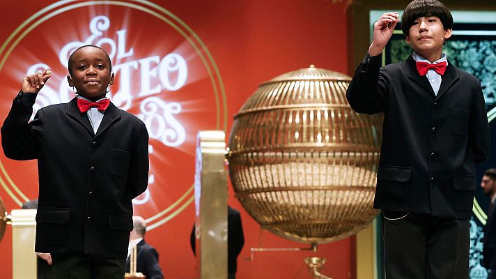 A media mañana - Así se ha vivido el sorteo de la Lotería de Navidad en RNE - Ver ahora